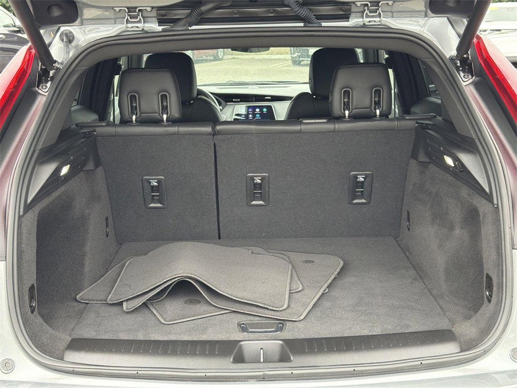 Certified 2023 Cadillac XT4 Luxury w/ Cold Weather Package image 27