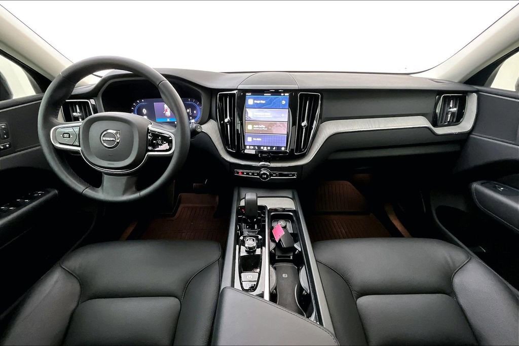 Used 2025 Volvo XC60 B5 Plus w/ Protection Package Premier image 19