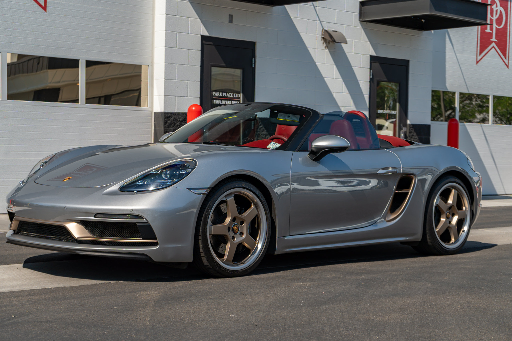 Used 2021 Porsche 718 Boxster RWD image 19