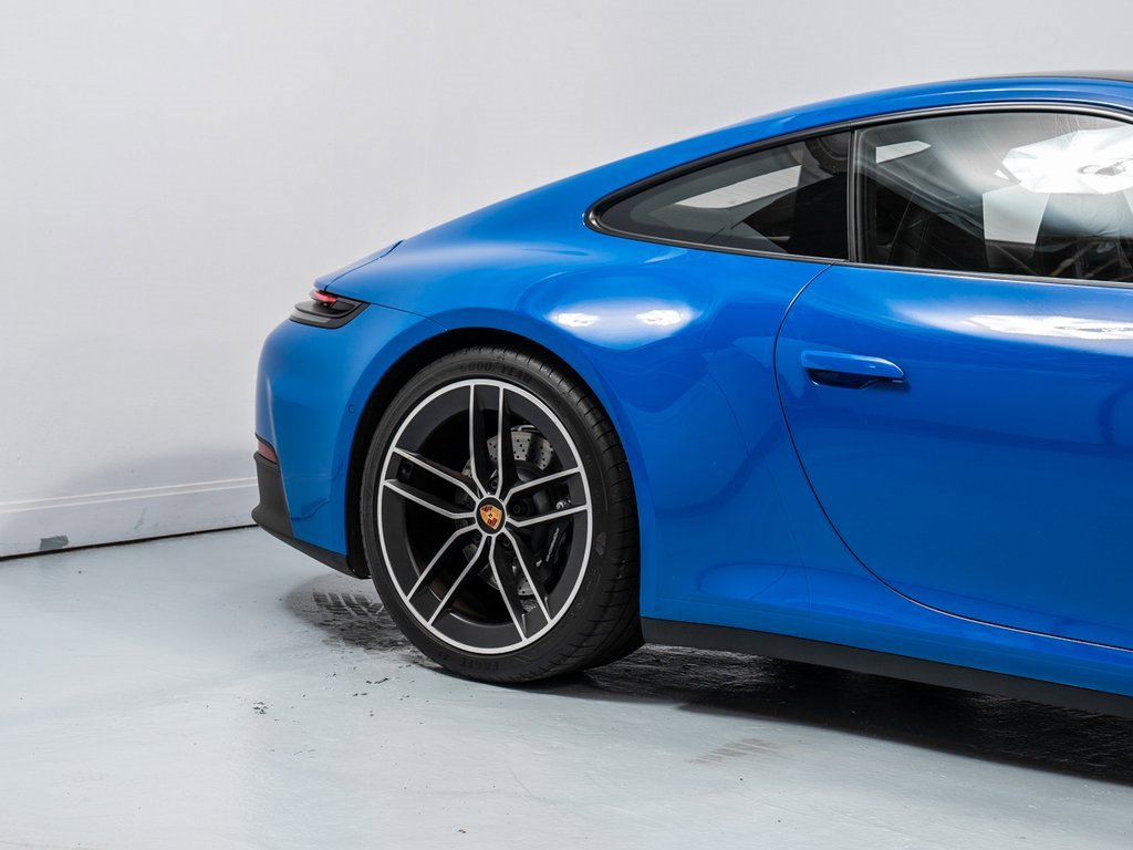 Used 2025 Porsche 911 Carrera image 11