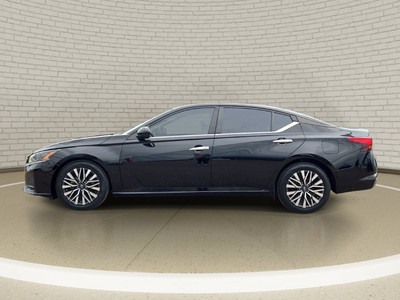 Certified 2023 Nissan Altima 2.5 SV FWD image 8