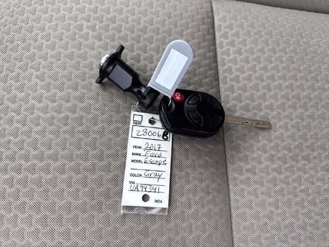 Used 2017 Ford Escape SE w/ Equipment Group 201A AWD/4WD image 32