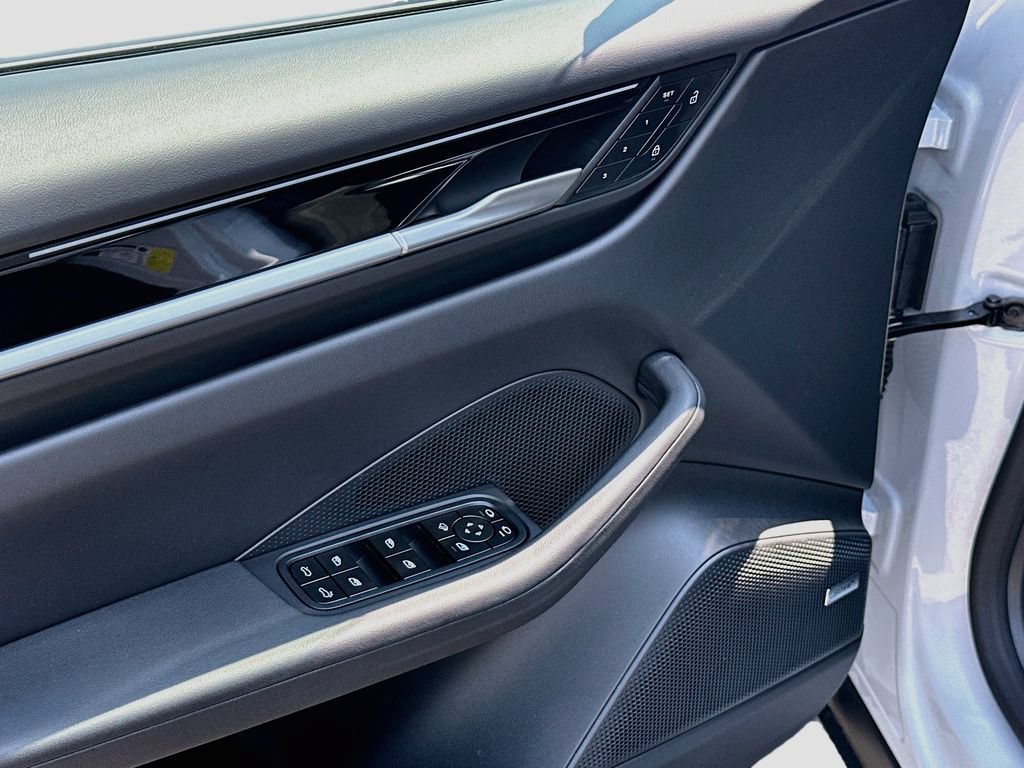 New 2026 Porsche Macan 4 Electric AWD/4WD image 20