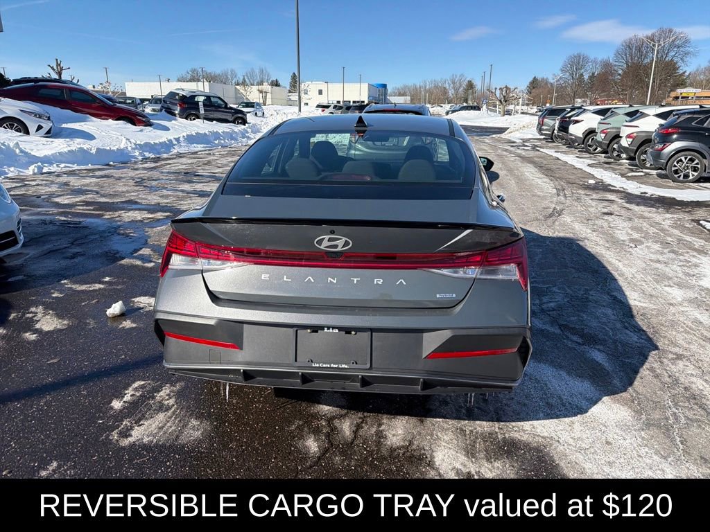 Certified 2025 Hyundai Elantra SEL image 4