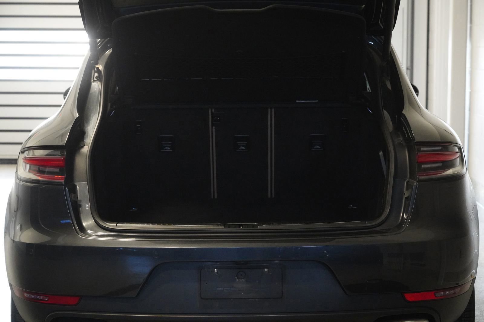 Used 2021 Porsche Macan image 34