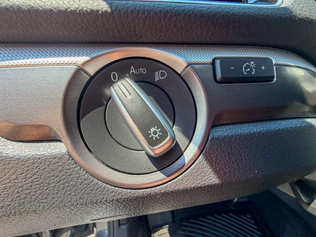 Used 2018 Volkswagen Passat 2.0T S FWD image 15