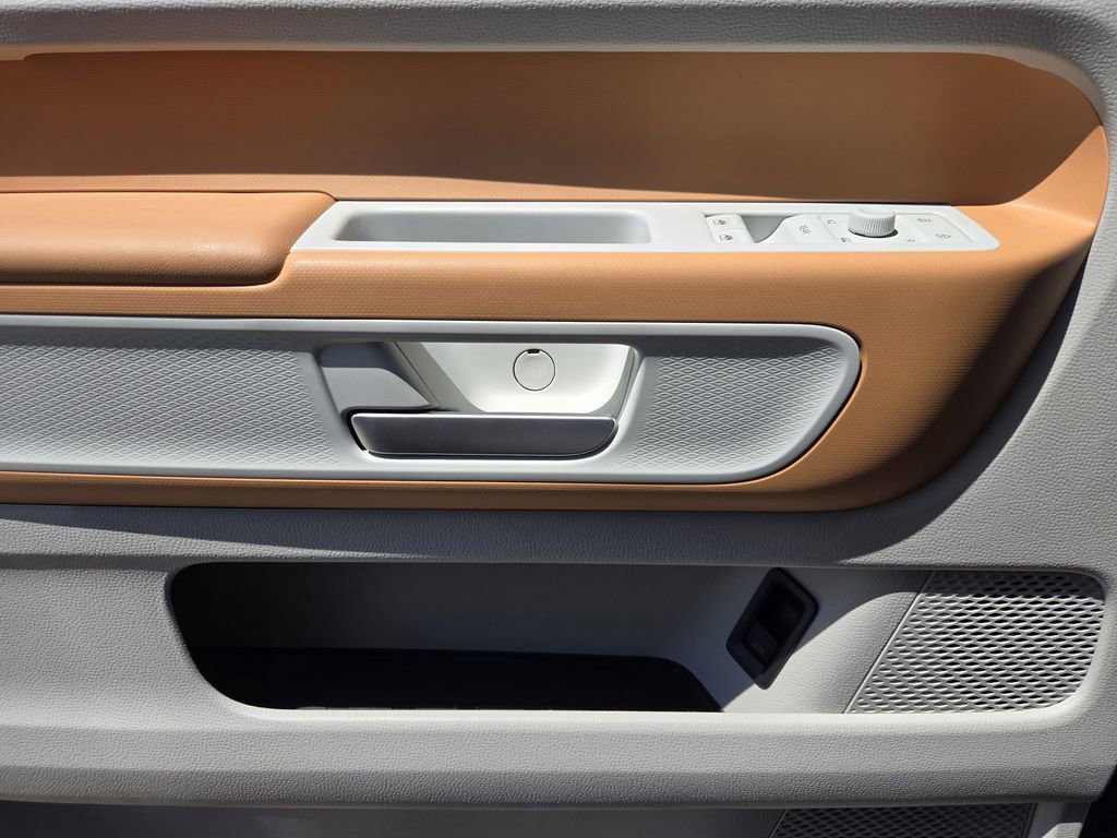 New 2025 Volkswagen ID. Buzz 1st Edition image 18