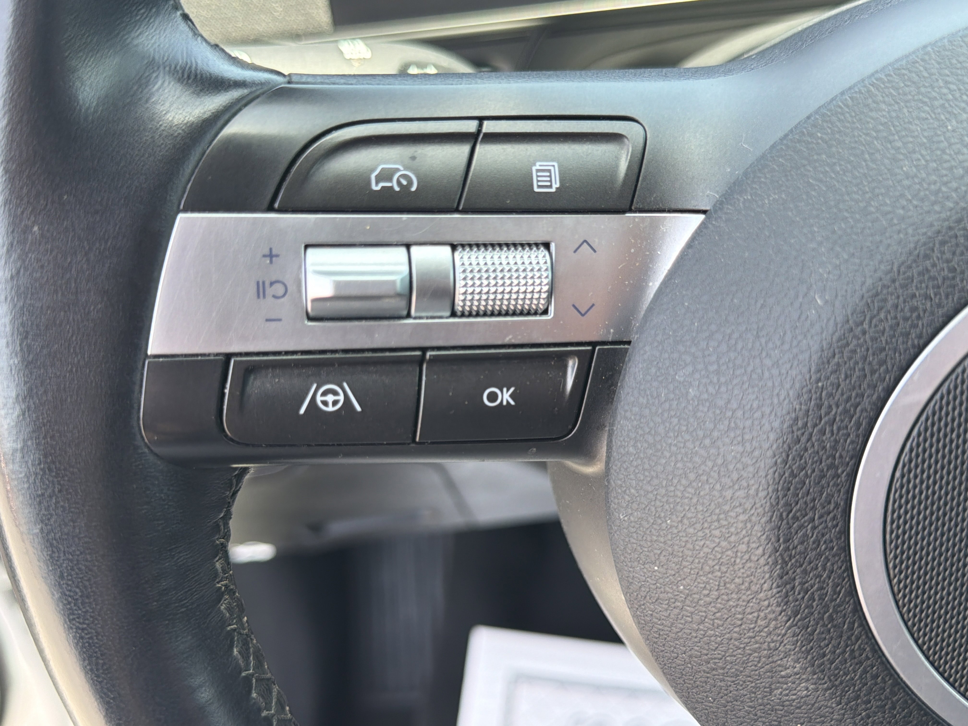 Used 2025 Hyundai Kona SEL AWD/4WD image 18