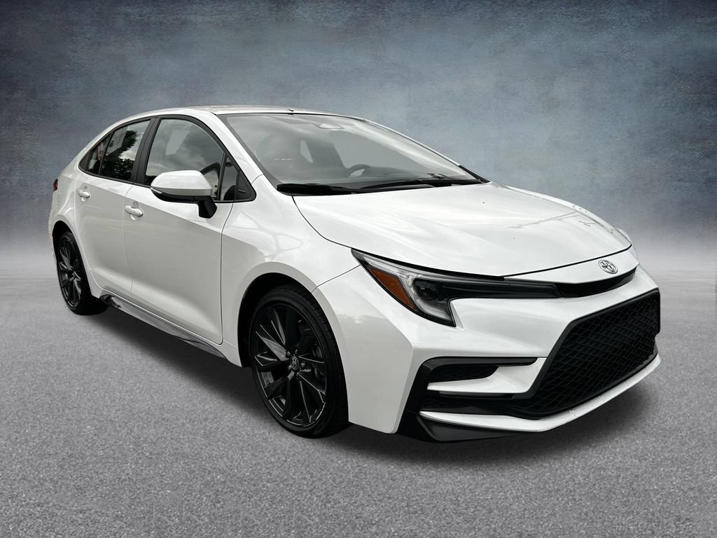 Used 2025 Toyota Corolla SE FWD image 2
