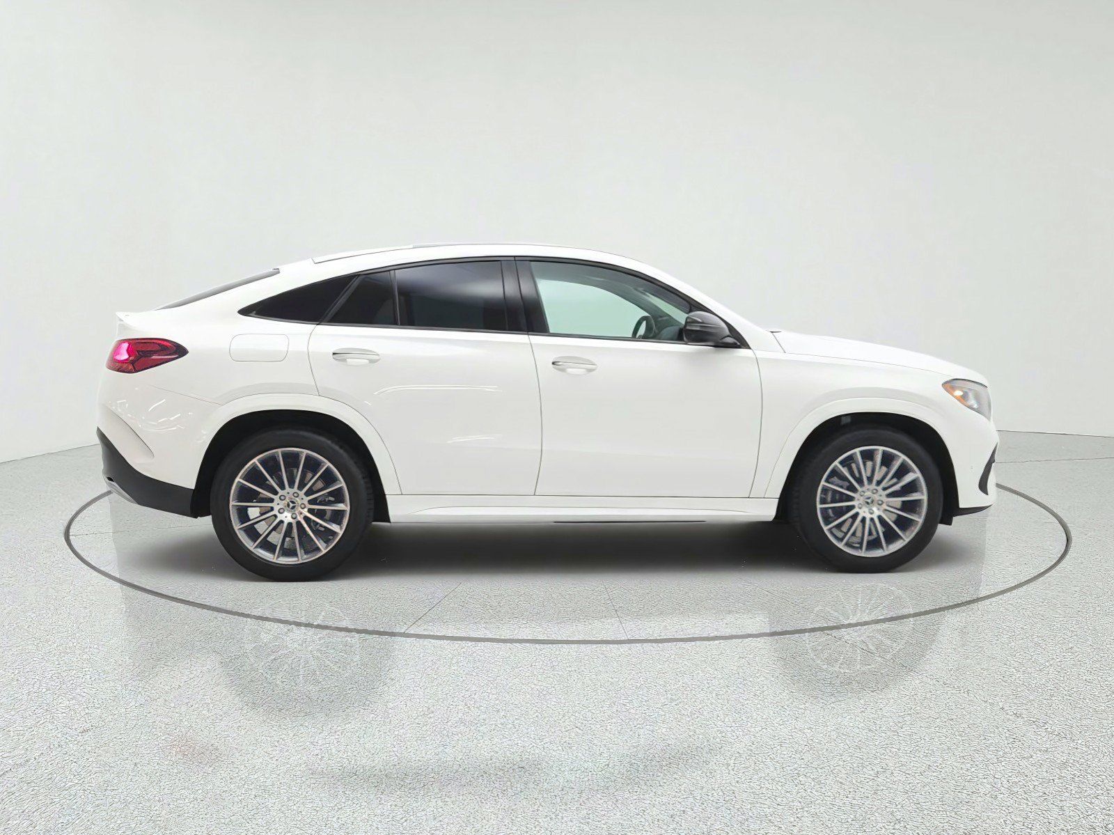 New 2027 Mercedes-Benz GLE 450 4MATIC Coupe image 4