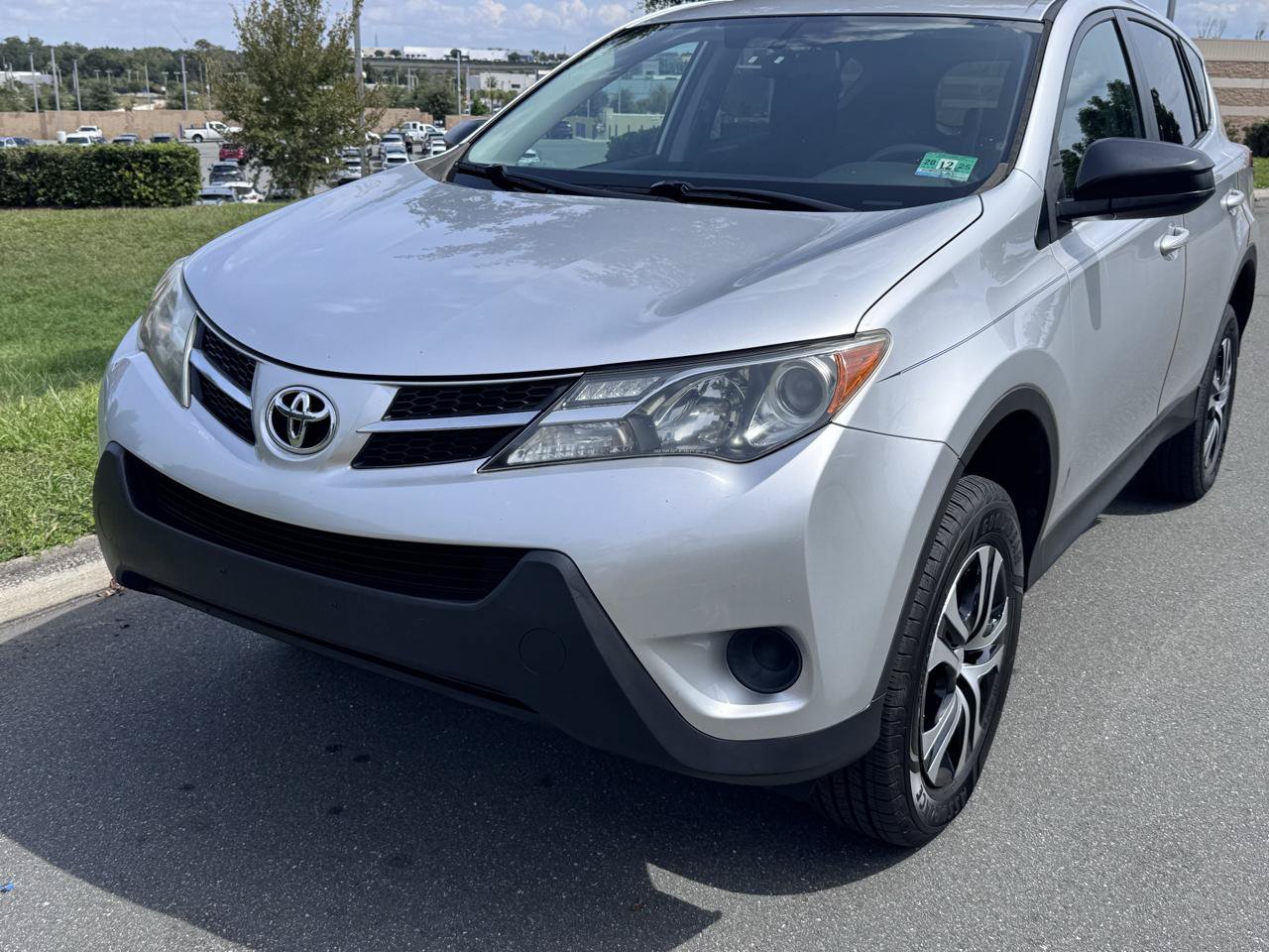 Used 2015 Toyota RAV4 LE AWD/4WD image 5