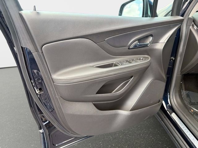 Used 2022 Buick Encore Preferred w/ Safety Package image 17
