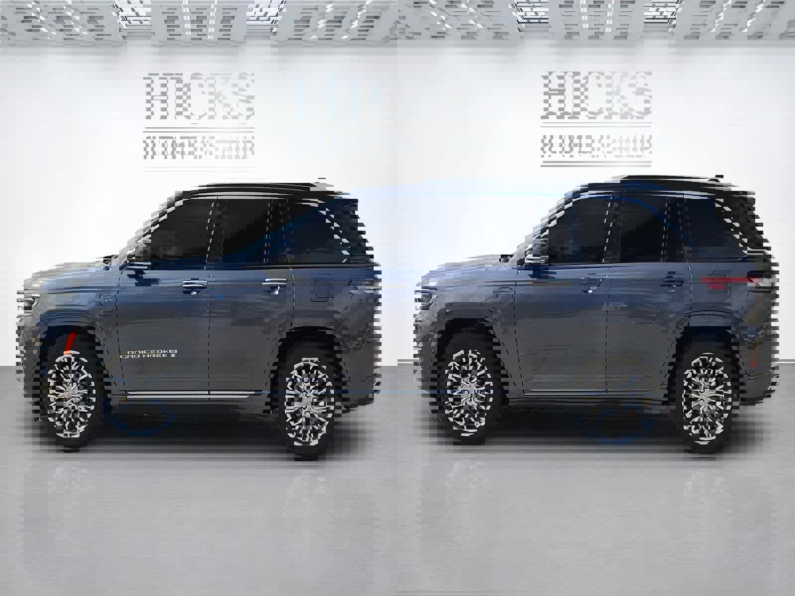 Used 2022 Jeep Grand Cherokee Summit w/ Luxury Tech Group V image 8