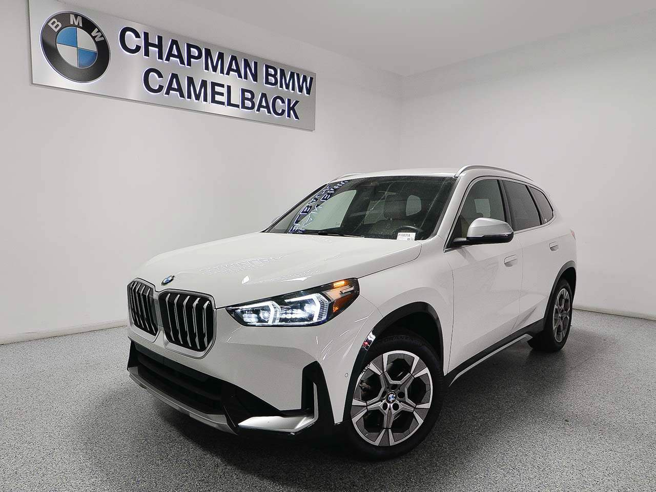Used 2023 BMW X1 xDrive28i w/ Convenience Package AWD/4WD image 1