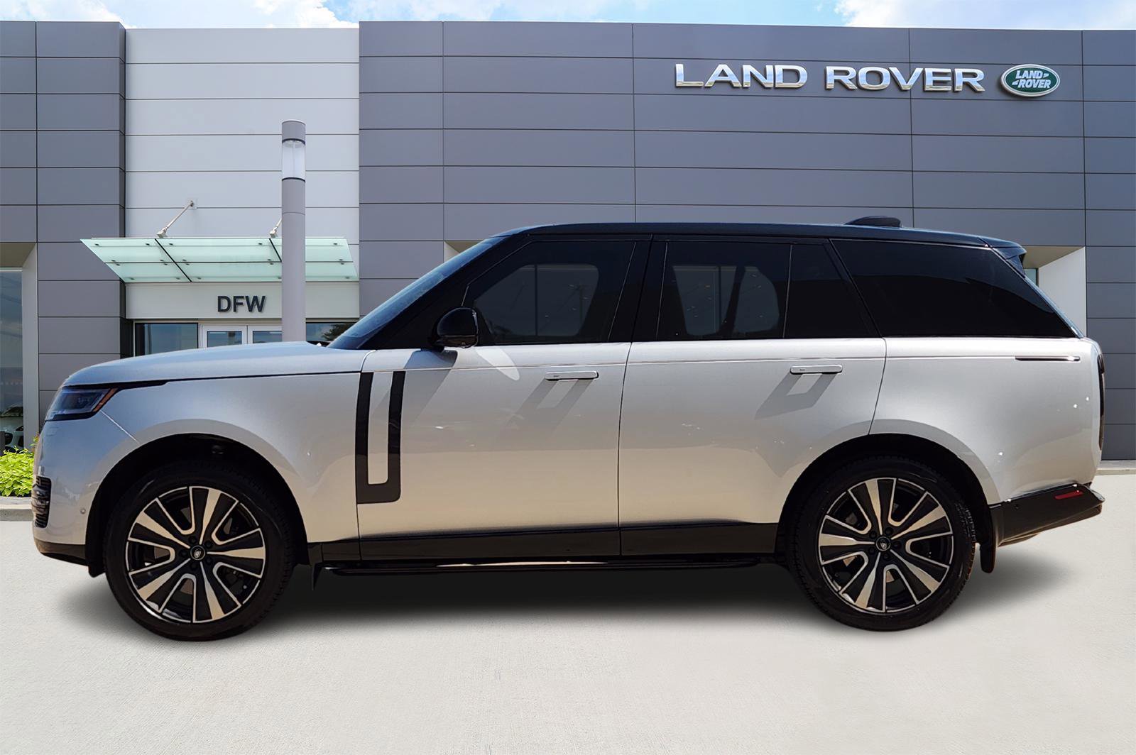 Certified 2023 Land Rover Range Rover SE image 3