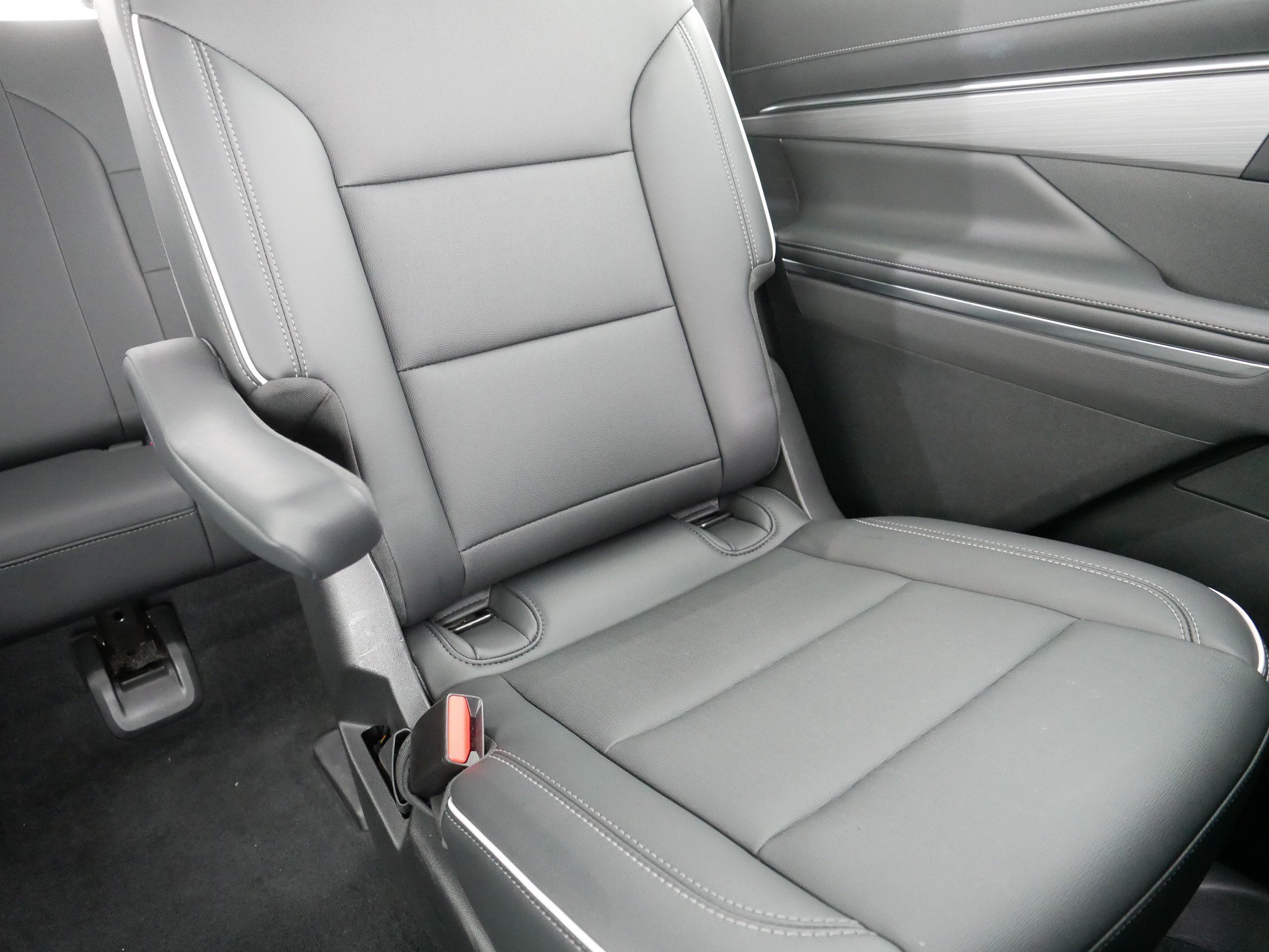 Used 2025 Buick Enclave Preferred image 14