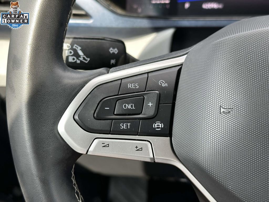Used 2022 Volkswagen Taos SE w/ Panoramic Sunroof Package AWD/4WD image 22