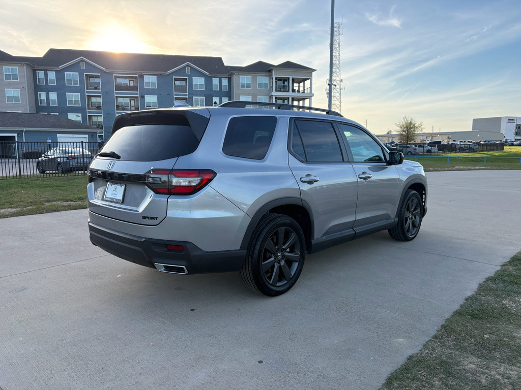 Certified 2025 Honda Pilot Sport image 7