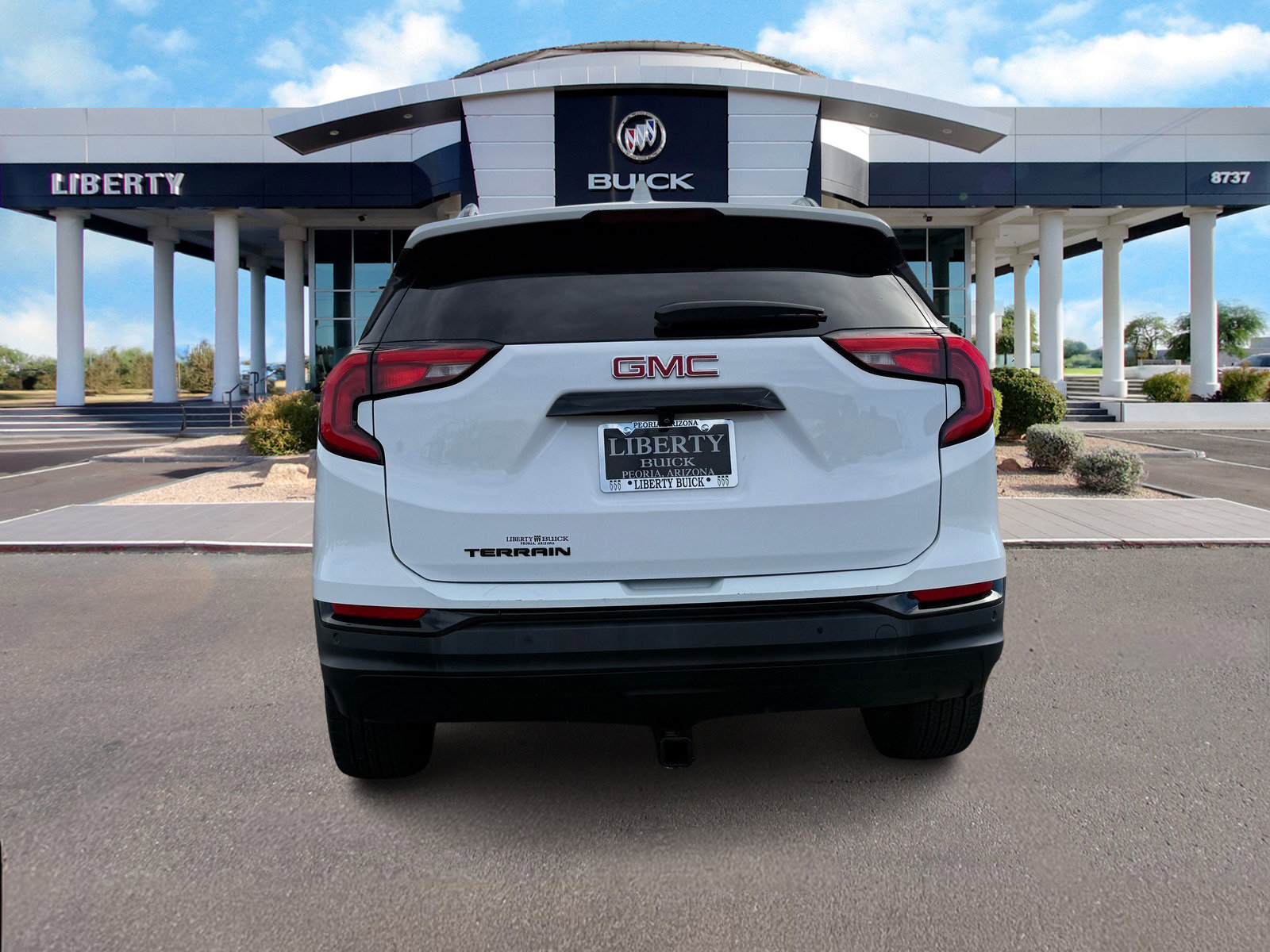 Used 2021 GMC Terrain SLE w/ Driver Convenience Package image 5