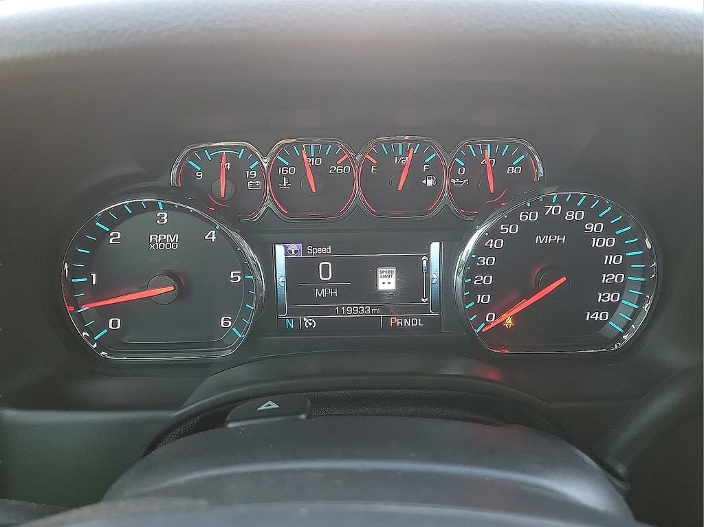 Used 2018 Chevrolet Suburban Premier image 17