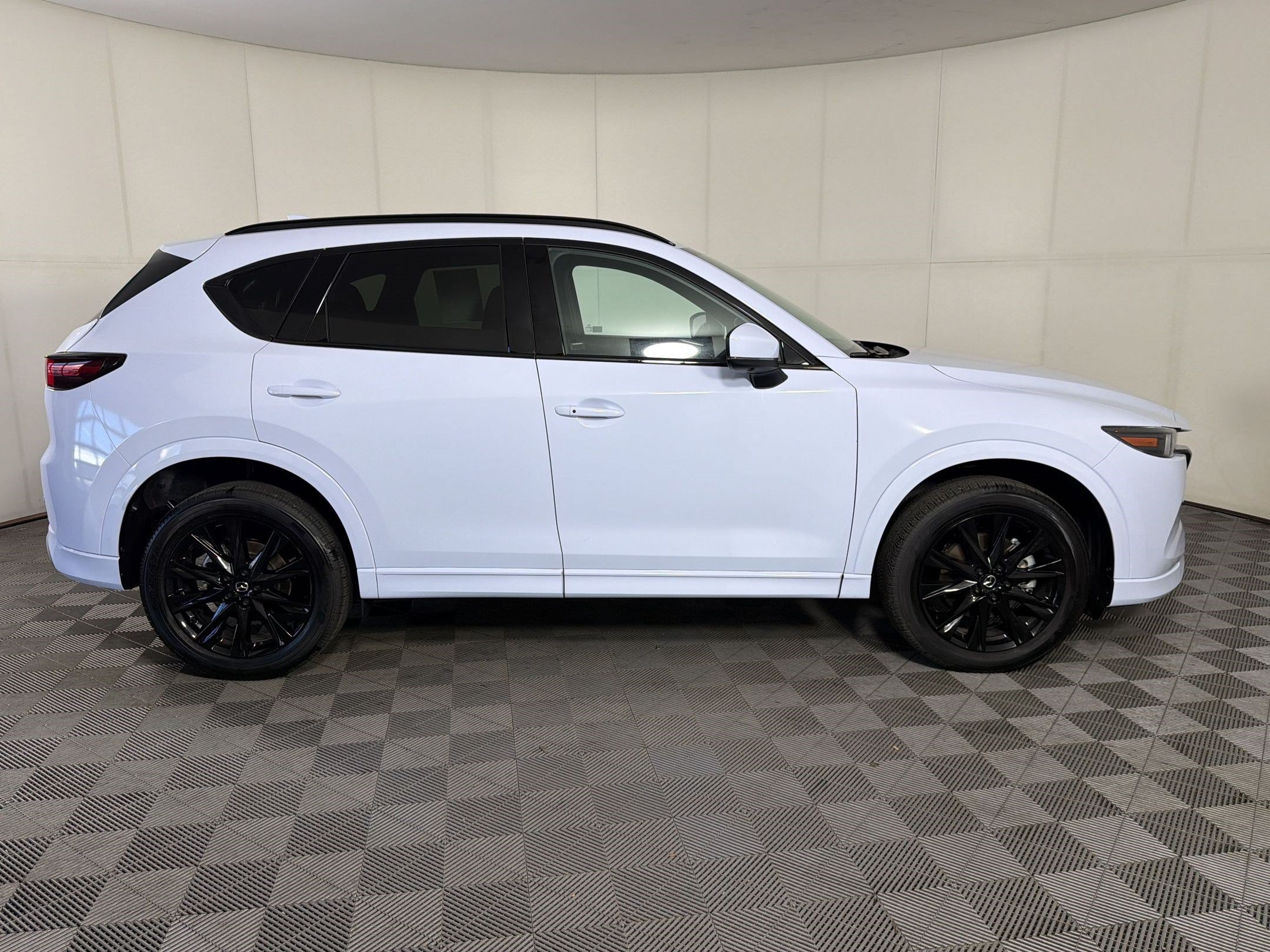 Used 2025 MAZDA CX-5 Signature AWD/4WD image 8