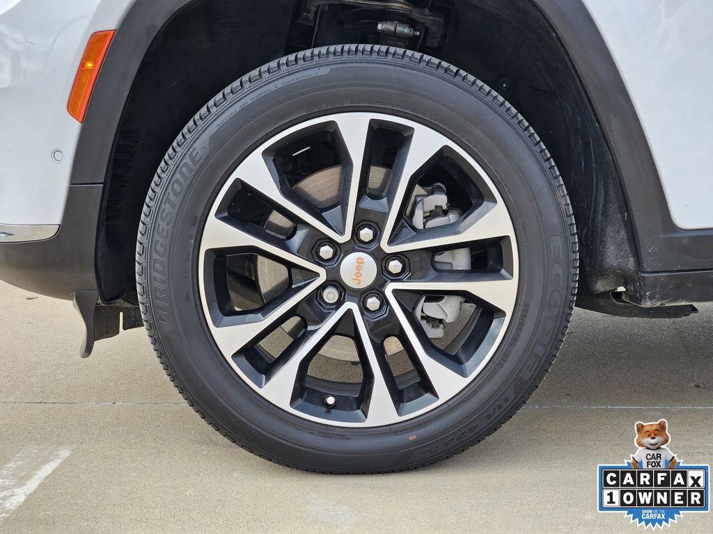 Used 2024 Jeep Grand Cherokee L Limited w/ Luxury Tech Group II image 17