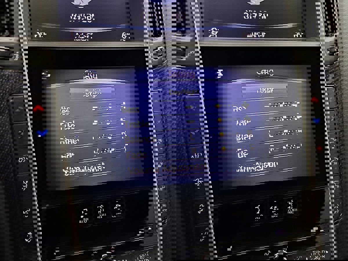 Used 2018 INFINITI Q60 Red Sport 400 image 22