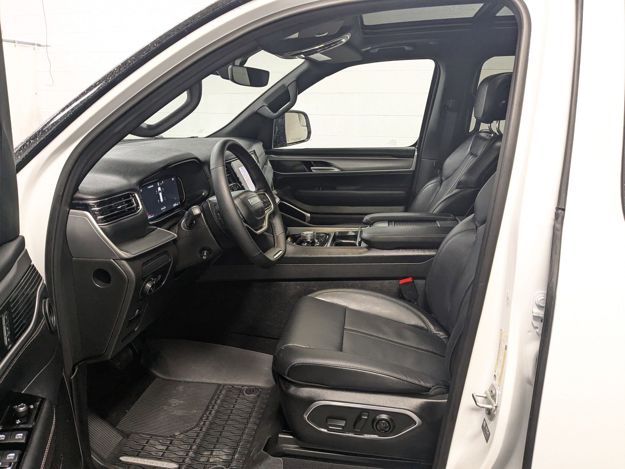 New 2025 Jeep Wagoneer Series II image 15