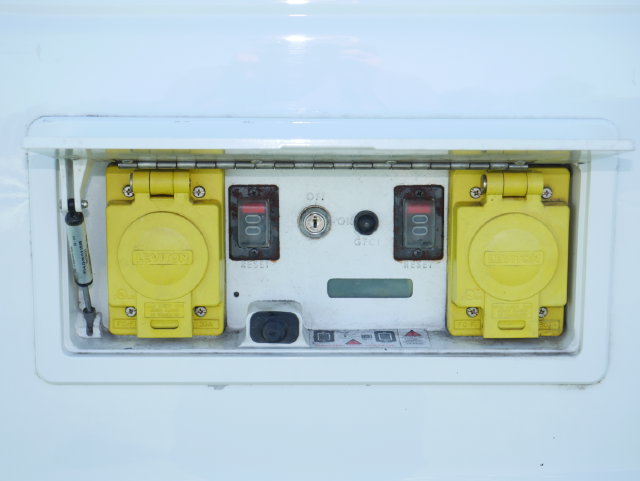 Used 2014 Chevrolet Express 2500 RWD image 9