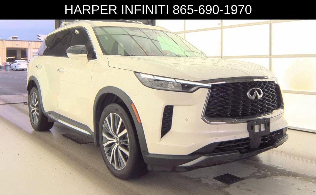 Used 2023 INFINITI QX60 Sensory w/ Cargo Package AWD/4WD image 4