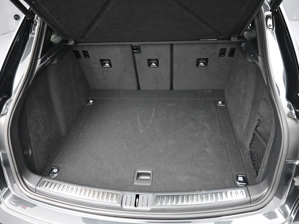 Certified 2025 Porsche Macan image 32