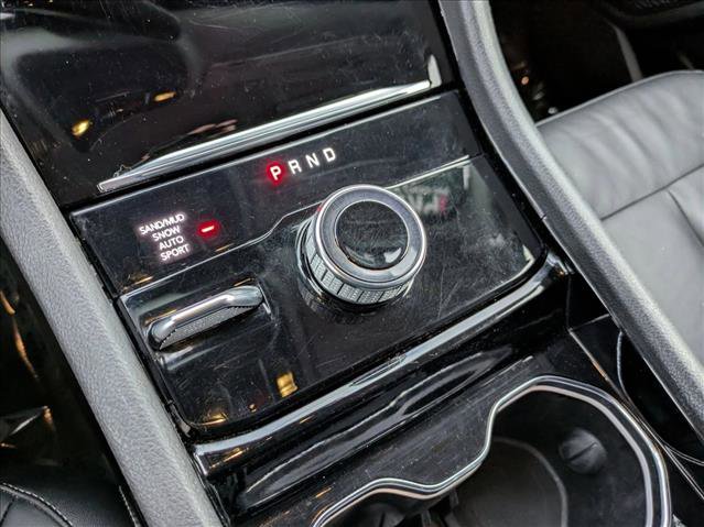 Used 2023 Jeep Grand Cherokee Limited w/ Black Appearance Package image 12