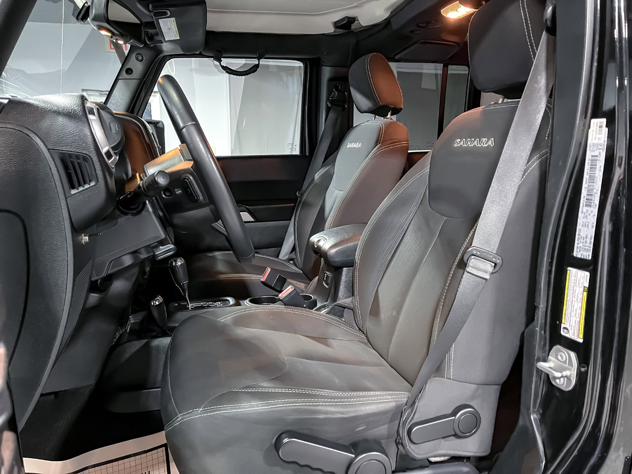 Used 2018 Jeep Wrangler Unlimited Sahara image 13