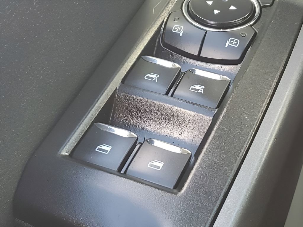 Used 2025 Ford F250 XLT image 32