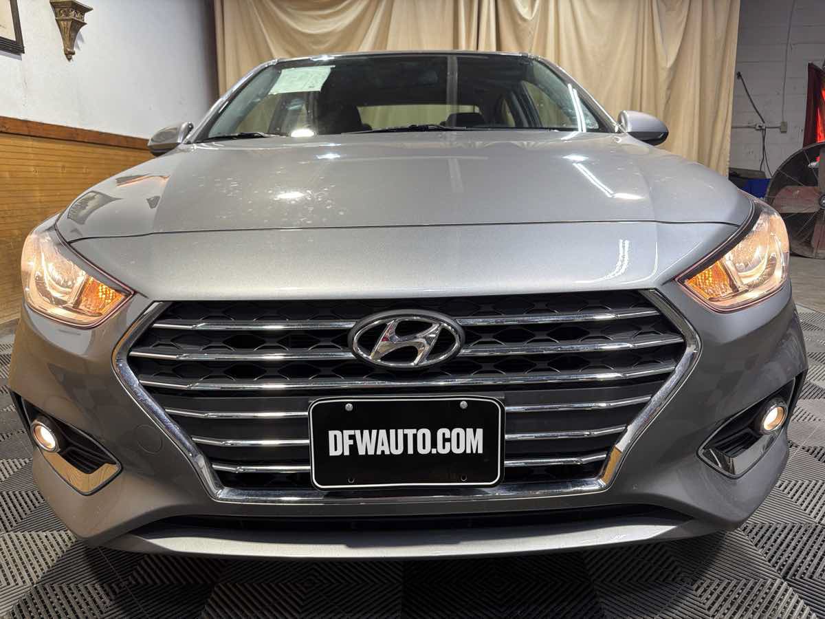 Used 2021 Hyundai Accent SEL w/ Cargo Package FWD image 3
