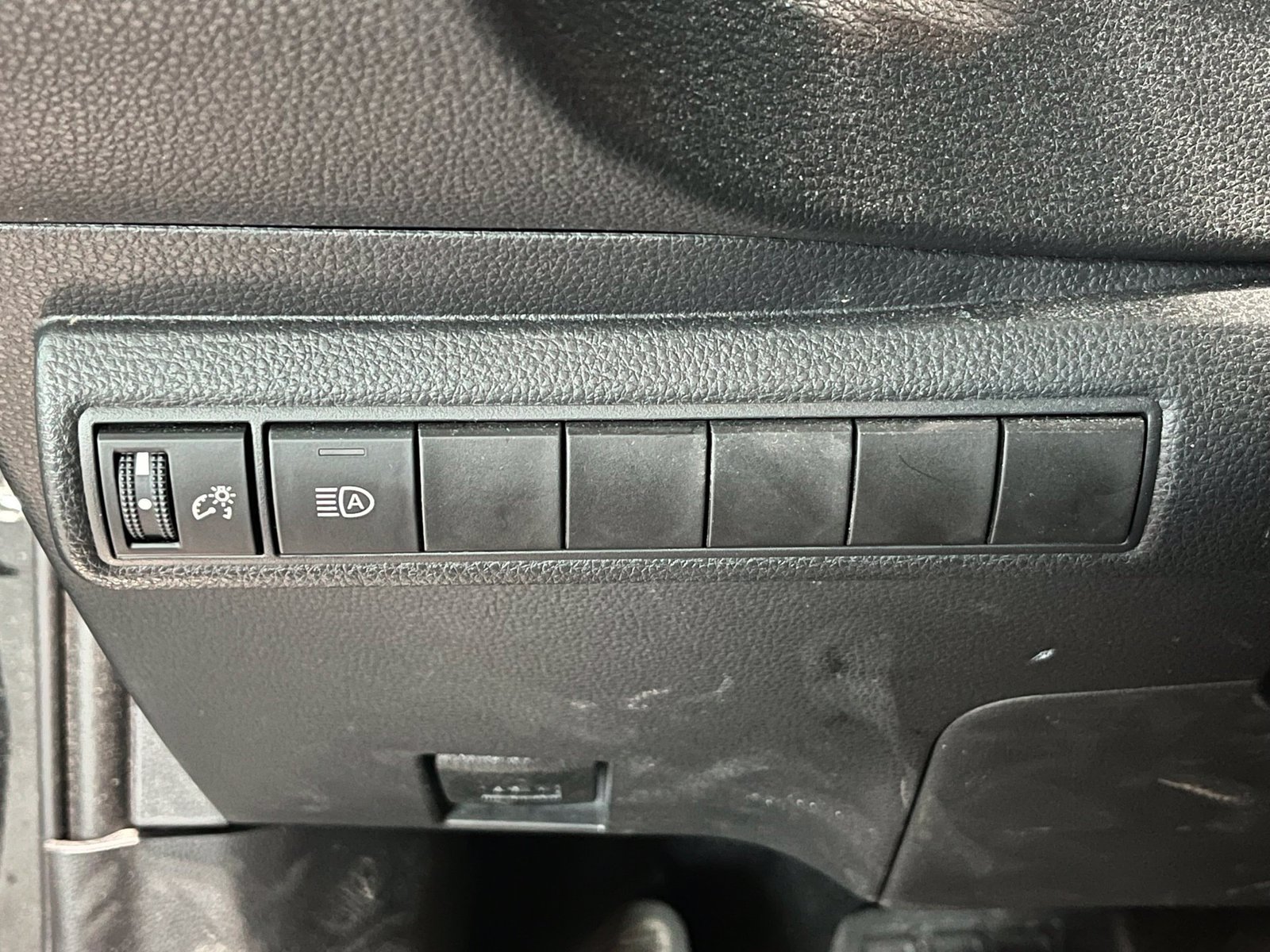 Used 2021 Toyota Corolla SE FWD image 28