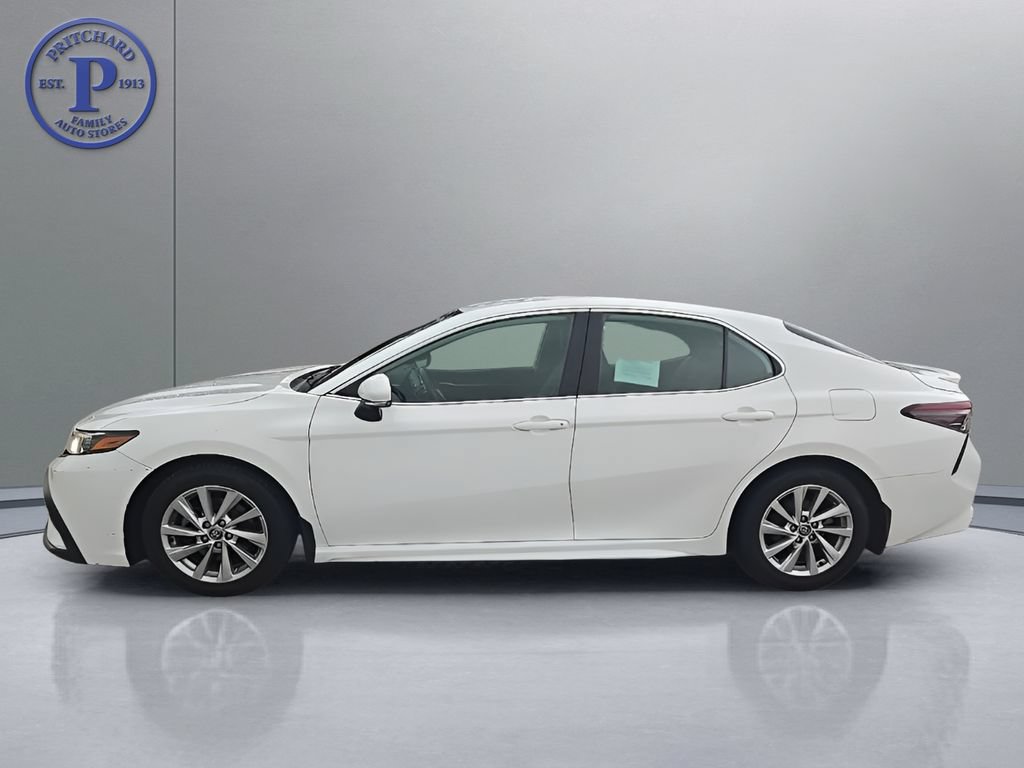 Used 2023 Toyota Camry SE FWD image 4