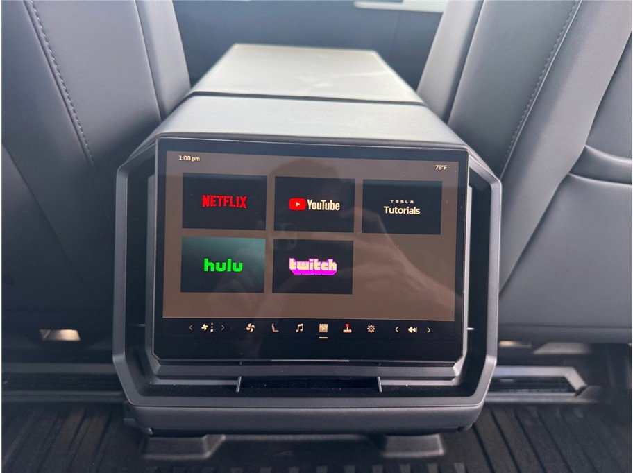 Used 2024 Tesla Cybertruck AWD Crew Cab image 39