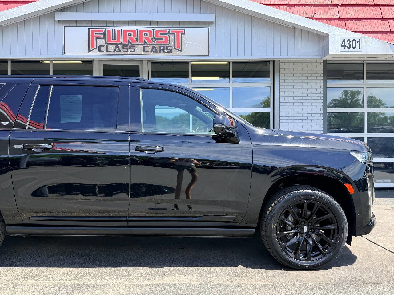 Used 2021 Cadillac Escalade ESV Sport w/ Driver Assist Tech Package image 10