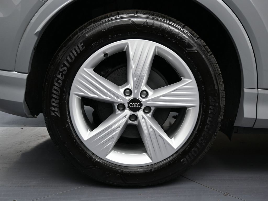 Used 2024 Audi Q4 e-tron Premium w/ Convenience Package image 12