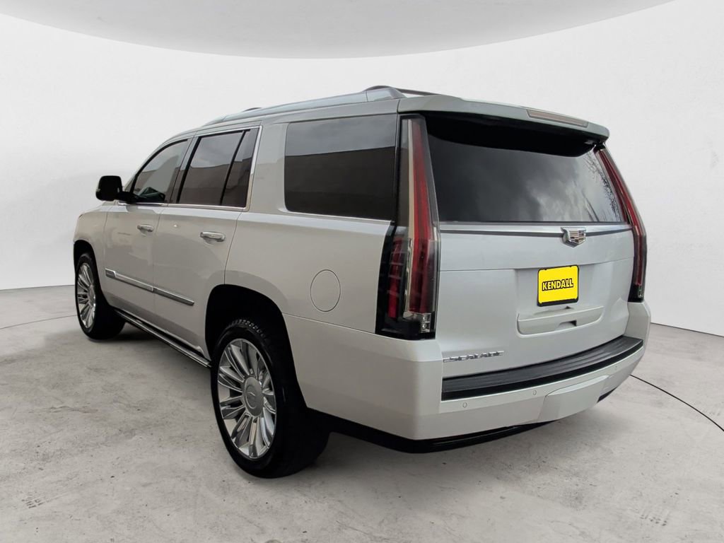 Used 2016 Cadillac Escalade Platinum image 3