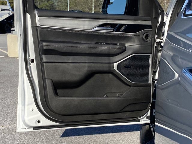 New 2025 Jeep Wagoneer 4WD w/ Convenience Group I image 17
