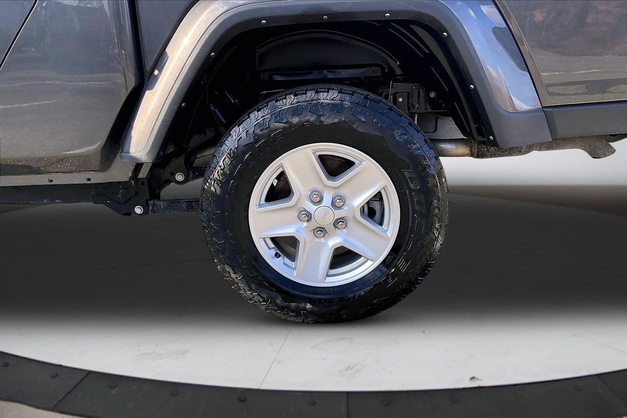 Certified 2022 Jeep Gladiator Sport image 35