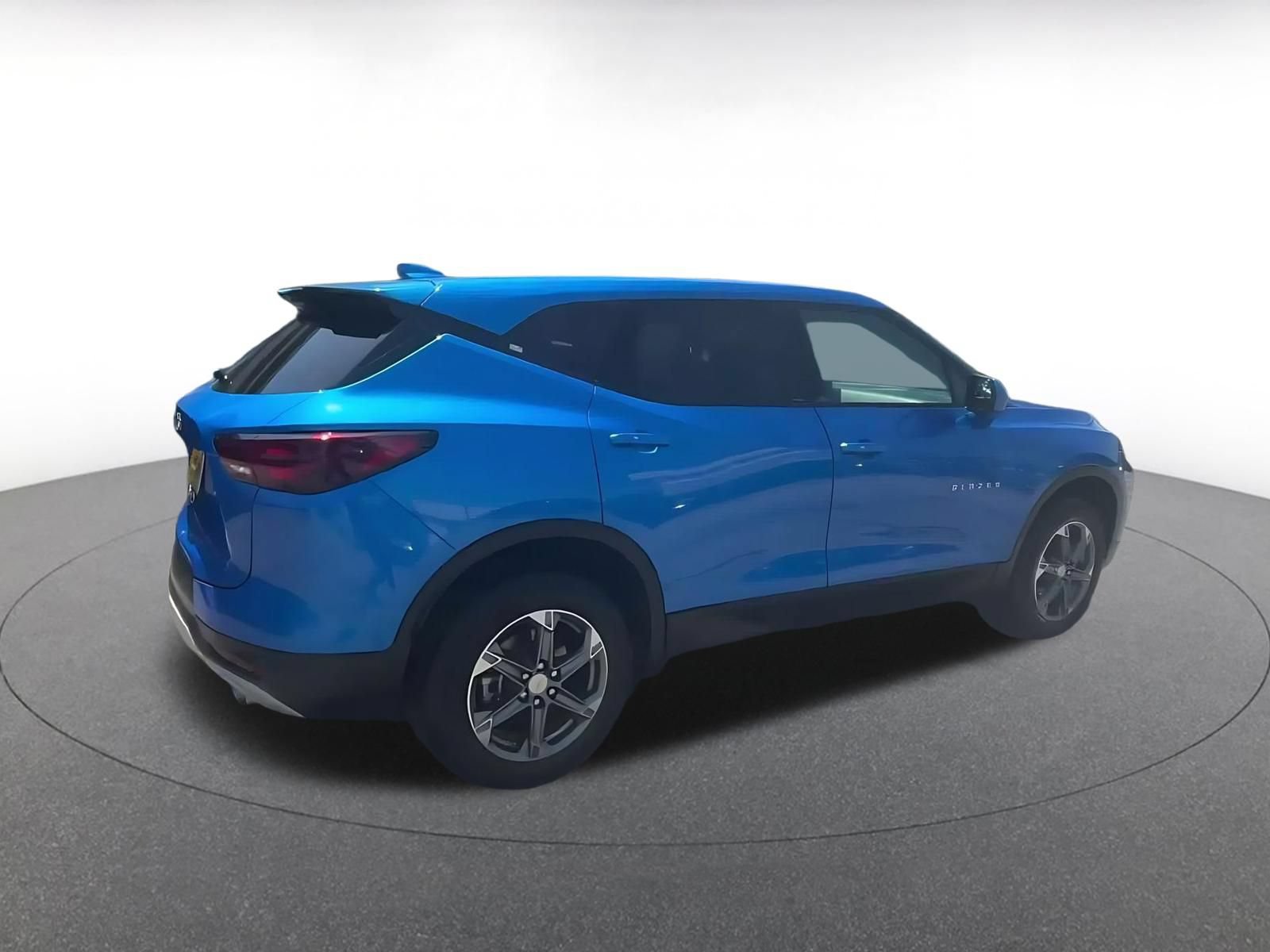Used 2025 Chevrolet Blazer LT FWD image 14