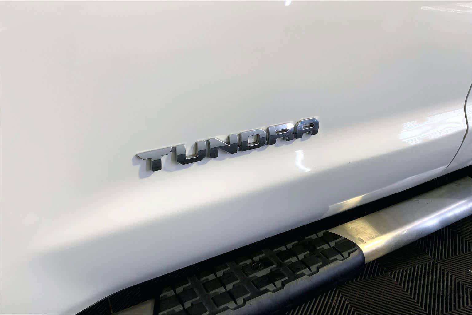 Used 2020 Toyota Tundra Limited w/ Limited Premium Package AWD/4WD image 10