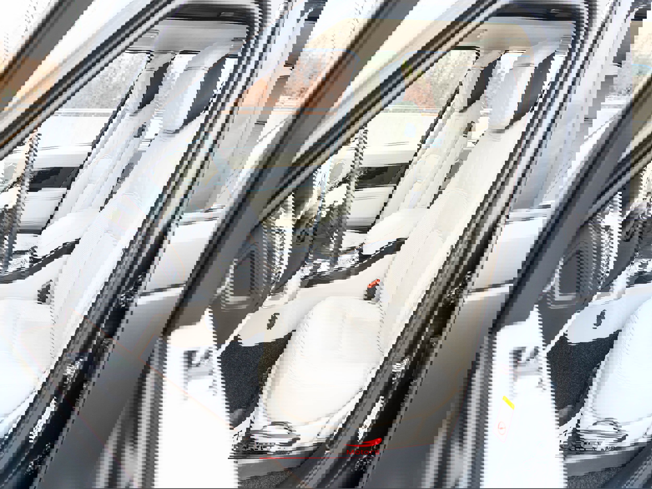 Used 2020 Land Rover Range Rover Long Wheelbase HSE image 16