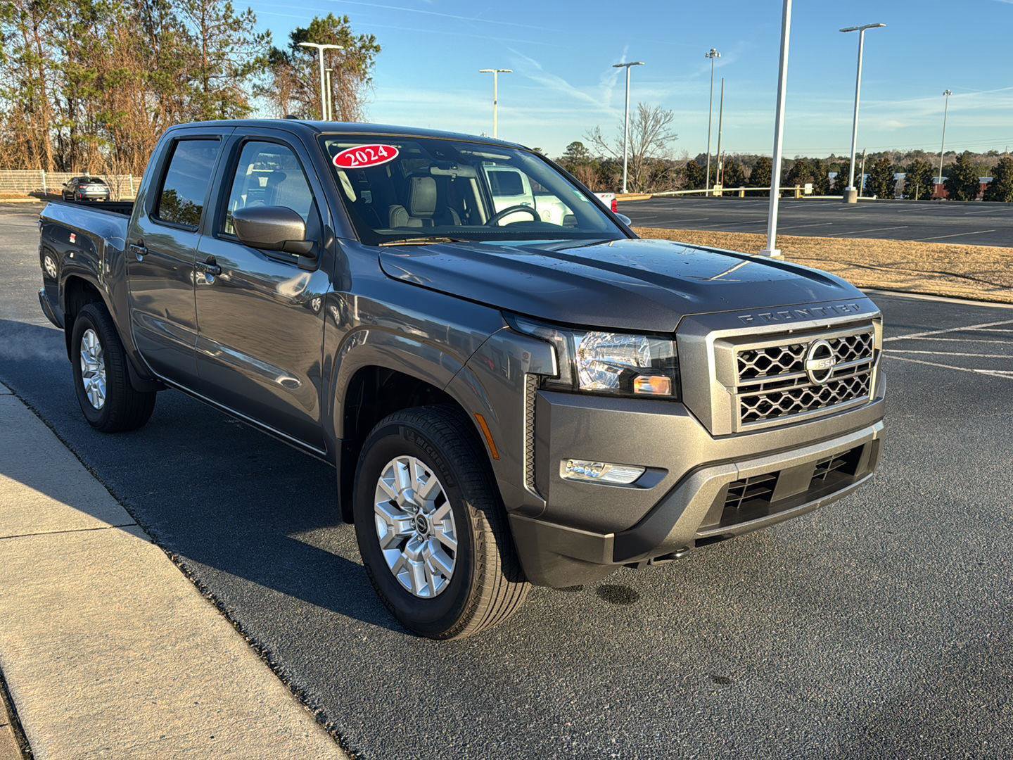 Used 2024 Nissan Frontier SV w/ SV Convenience Package image 6