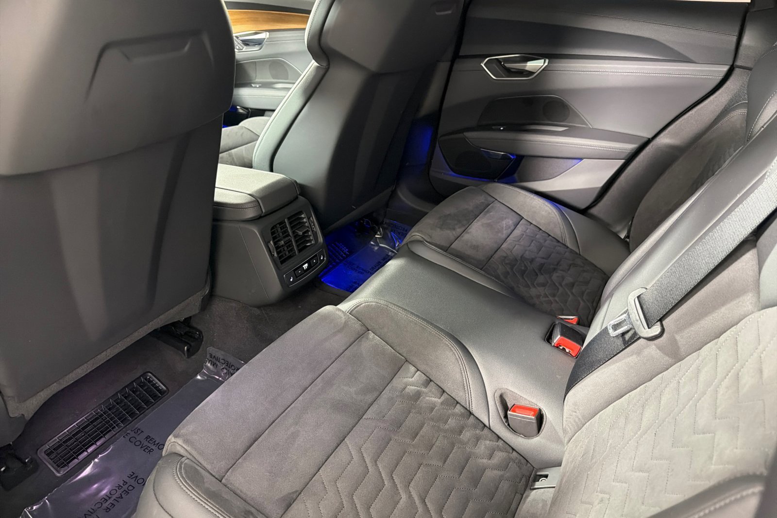 Used 2024 Audi e-tron GT Premium Plus image 11