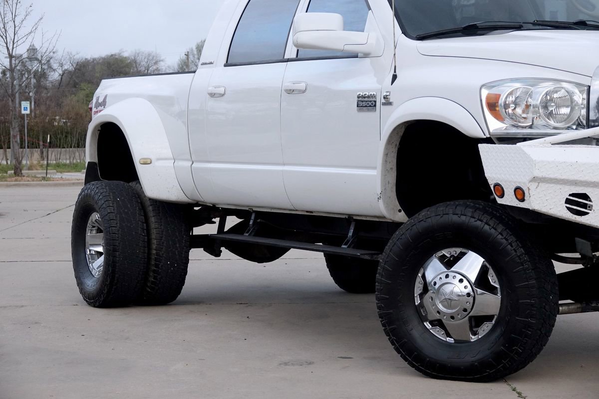 Used 2007 Dodge Ram 3500 Truck SLT AWD/4WD image 3