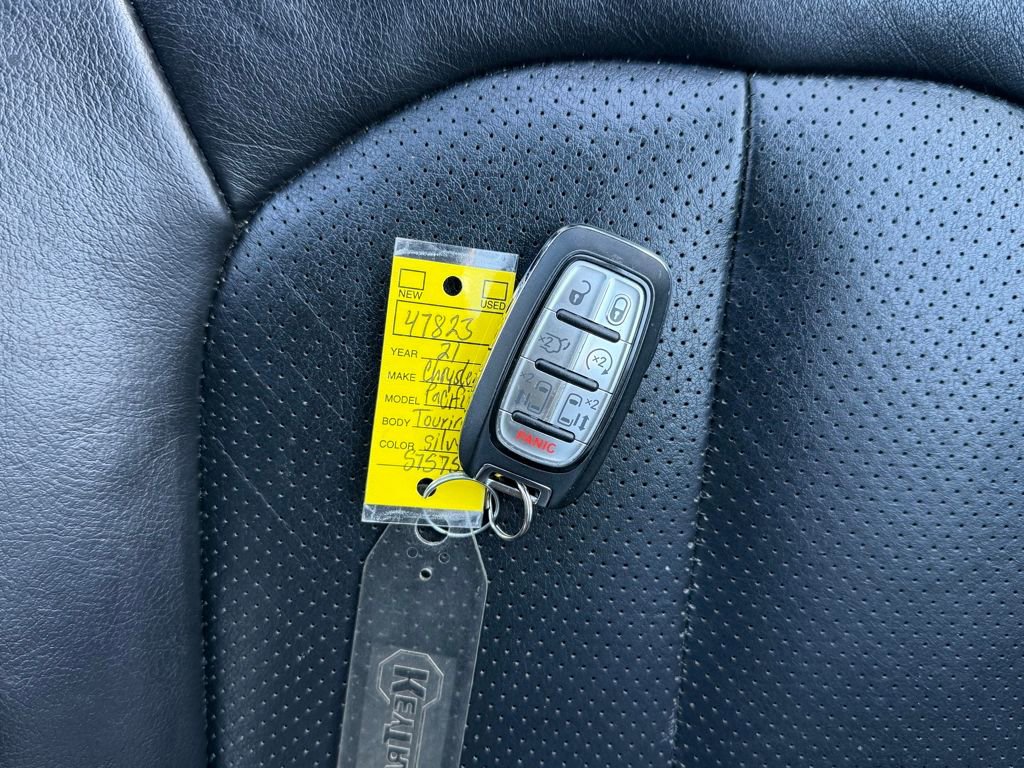 Used 2021 Chrysler Pacifica Touring-L image 29